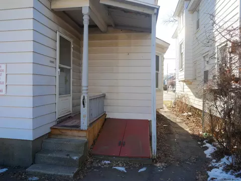 1425 State St, Schenectady, NY 12304 photo 4