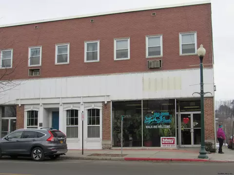 579 Main St, Cobleskill, NY 12043 photo 1