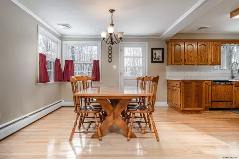10 Pineview Ln, Clifton Park, NY 12065 photo 12