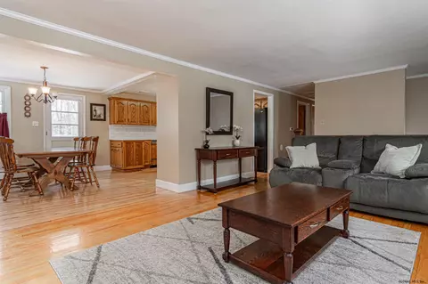 10 Pineview Ln, Clifton Park, NY 12065 photo 6