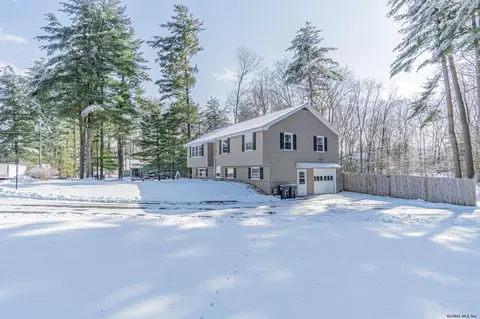 10 Pineview Ln, Clifton Park, NY 12065 photo 33