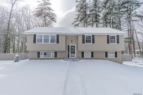 10 Pineview Ln, Clifton Park, NY 12065 photo 30