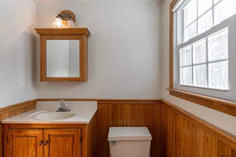 10 Pineview Ln, Clifton Park, NY 12065 photo 19