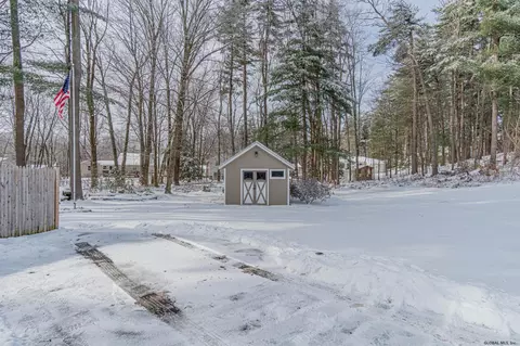10 Pineview Ln, Clifton Park, NY 12065 photo 34
