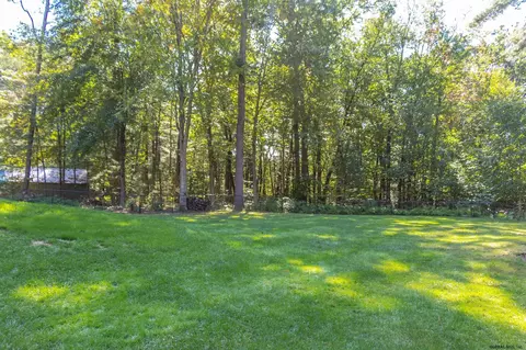 10 Pineview Ln, Clifton Park, NY 12065 photo 27