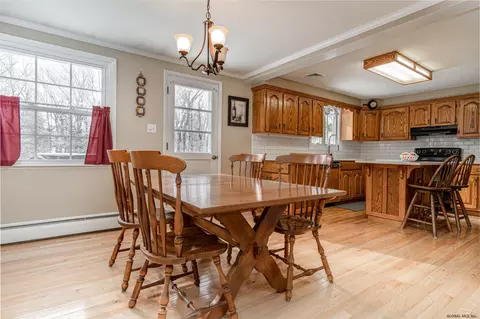 10 Pineview Ln, Clifton Park, NY 12065 photo 13