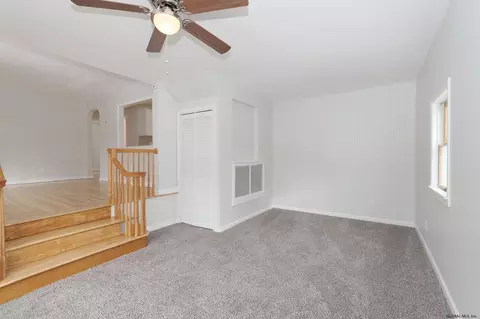 1036 Peter Rd, Schenectady, NY 12303 photo 4
