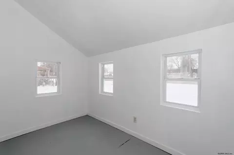 1036 Peter Rd, Schenectady, NY 12303 photo 15