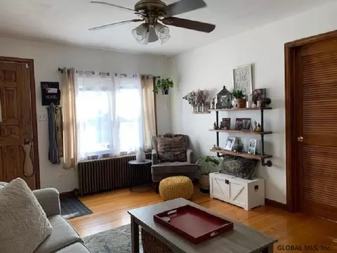 121 Gordon Rd, Schenectady, NY 12306 photo 2