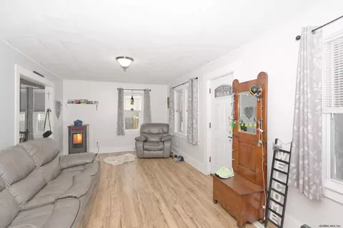 4 Steers Ave, Schenectady, NY 12304 photo 10