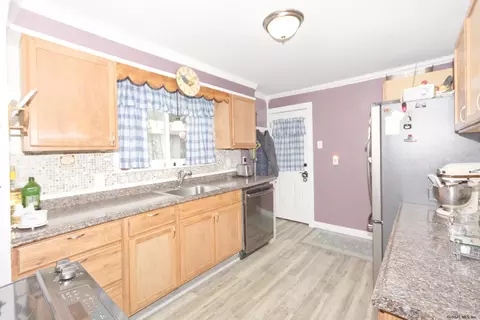 4 Steers Ave, Schenectady, NY 12304 photo 16