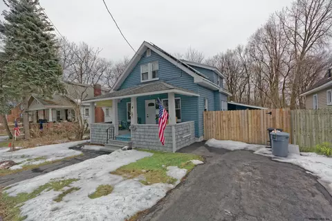 4 Steers Ave, Schenectady, NY 12304 photo 4
