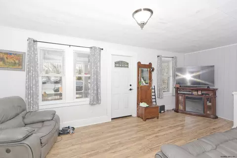 4 Steers Ave, Schenectady, NY 12304 photo 11