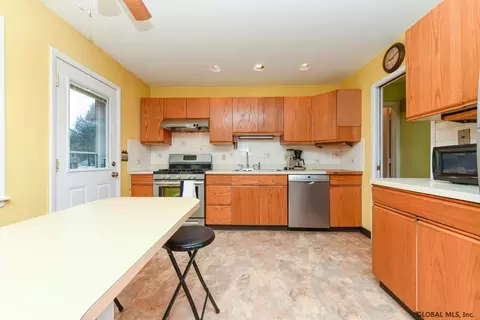 63 Brookview Ave, Delmar, NY 12054 photo 4
