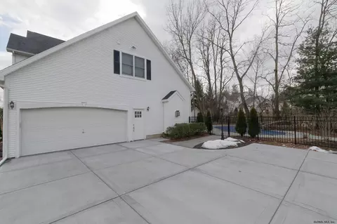 65 Hasgate Dr, Delmar, NY 12054 photo 14