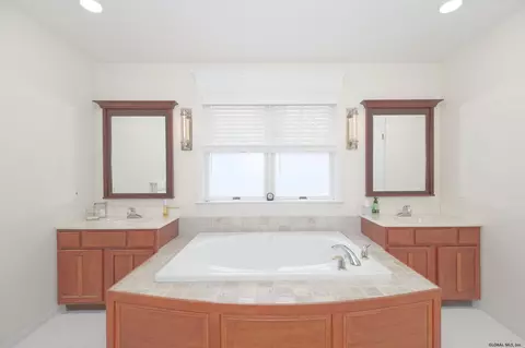 65 Hasgate Dr, Delmar, NY 12054 photo 59