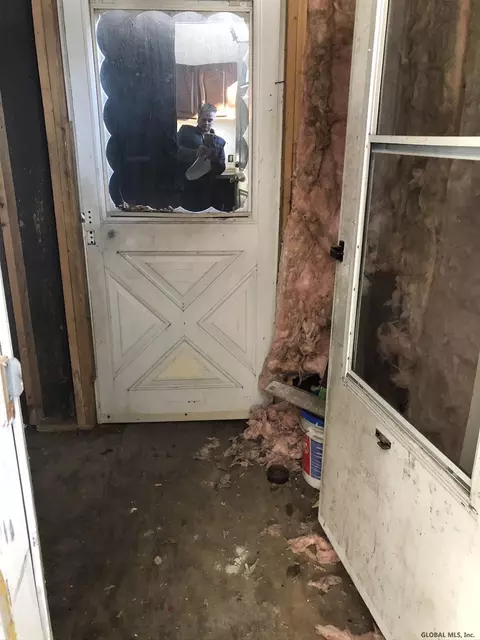 242 Division St, Schenectady, NY 12304 photo 8