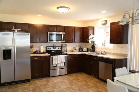 92 Werner Rd, Clifton Park, NY 12065 photo 11