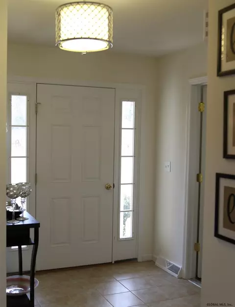 92 Werner Rd, Clifton Park, NY 12065 photo 5