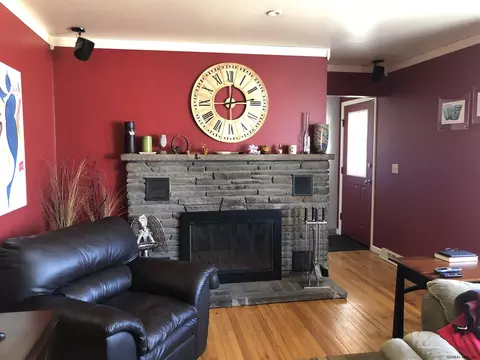 170 Clement Ave, Schenectady, NY 12304 photo 2
