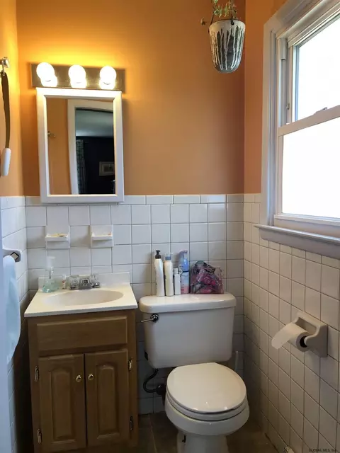 170 Clement Ave, Schenectady, NY 12304 photo 13