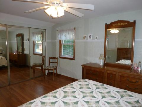 22 Paradowski Rd, Schenectady, NY 12302 photo 10