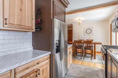 22 Paradowski Rd, Schenectady, NY 12302 photo 5