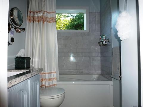 22 Paradowski Rd, Schenectady, NY 12302 photo 12