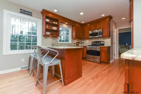 126 Devon Rd, Delmar, NY 12054 photo 2