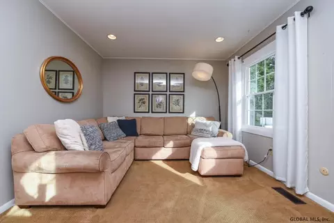 126 Devon Rd, Delmar, NY 12054 photo 6