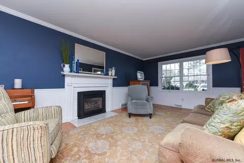 126 Devon Rd, Delmar, NY 12054 photo 5