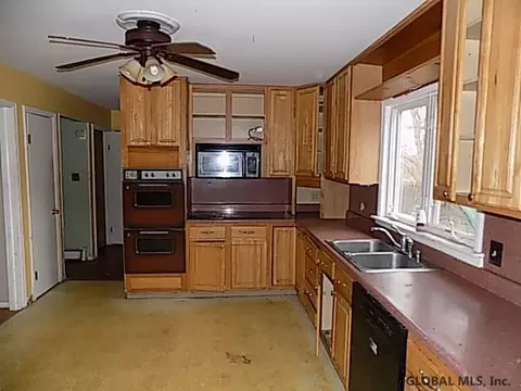 20 Northgate Dr, Albany, NY 12203 photo 5