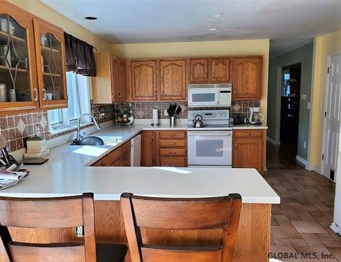 22 Mann Blvd, Halfmoon, NY 12065 photo 16