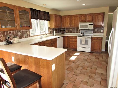 22 Mann Blvd, Halfmoon, NY 12065 photo 18