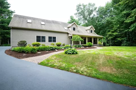 3064 Spawn Rd, Schenectady, NY 12303 photo 2