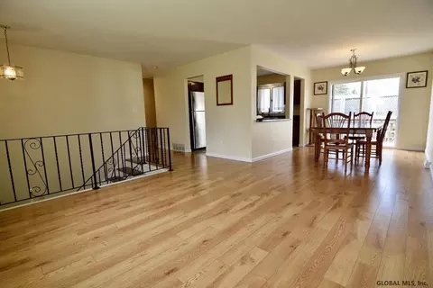 225 Starr Ave, Schenectady, NY 12304 photo 3