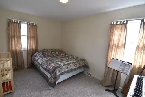 225 Starr Ave, Schenectady, NY 12304 photo 9