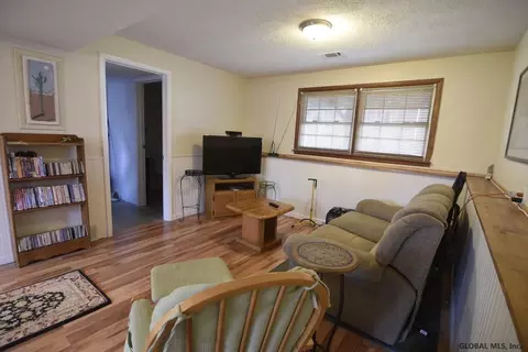 225 Starr Ave, Schenectady, NY 12304 photo 13
