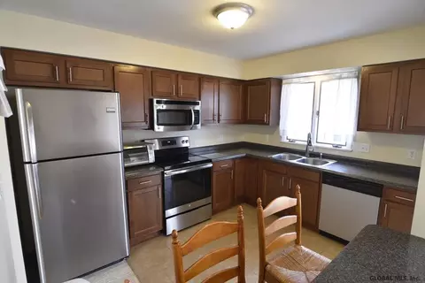 225 Starr Ave, Schenectady, NY 12304 photo 6