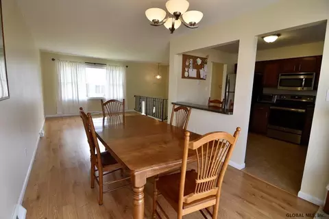 225 Starr Ave, Schenectady, NY 12304 photo 5