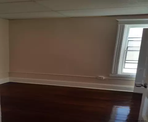 1620 Becker St, Schenectady, NY 12304 photo 5