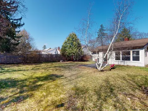 1160 Mcclellan St, Schenectady, NY 12309 photo 34