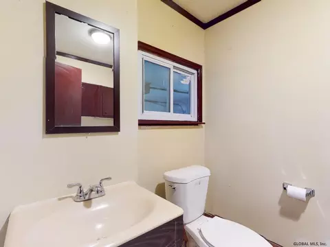 1160 Mcclellan St, Schenectady, NY 12309 photo 33