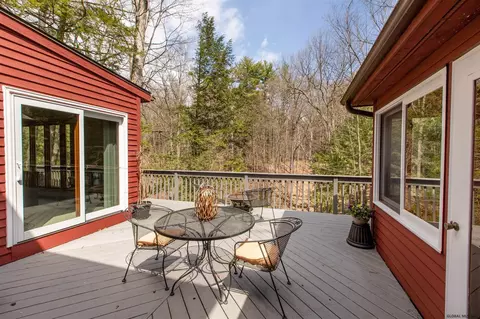 63 Middlesex Dr, Slingerlands, NY 12159 photo 24