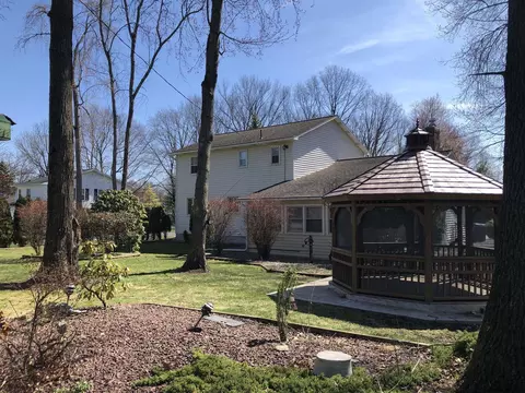 695 Downing St, Schenectady, NY 12309 photo 35