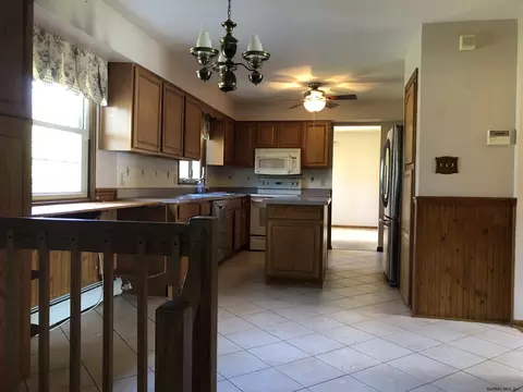 695 Downing St, Schenectady, NY 12309 photo 18