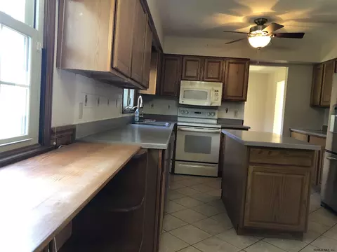 695 Downing St, Schenectady, NY 12309 photo 14
