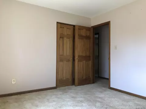 695 Downing St, Schenectady, NY 12309 photo 27