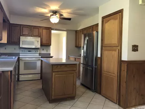695 Downing St, Schenectady, NY 12309 photo 15