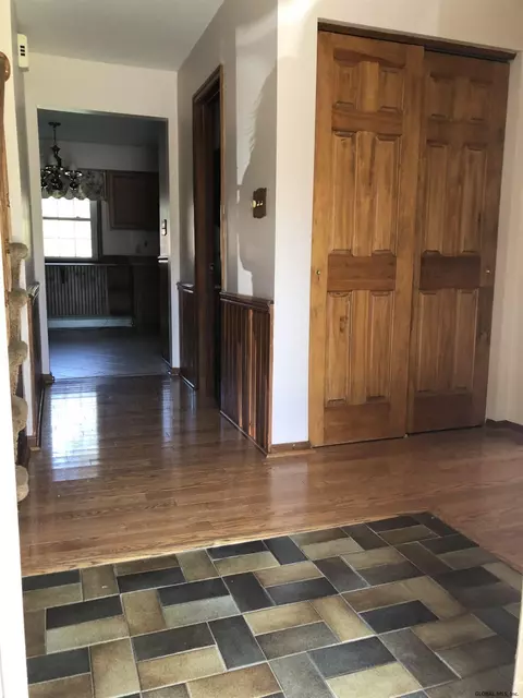 695 Downing St, Schenectady, NY 12309 photo 5